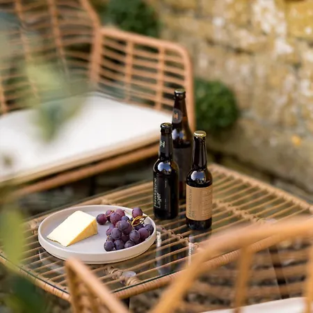 Bourton Scandi Chic Authentic Cottage Exterior photo