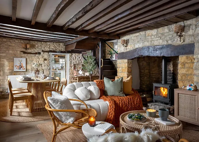 Bourton Scandi Chic Authentic Cottage